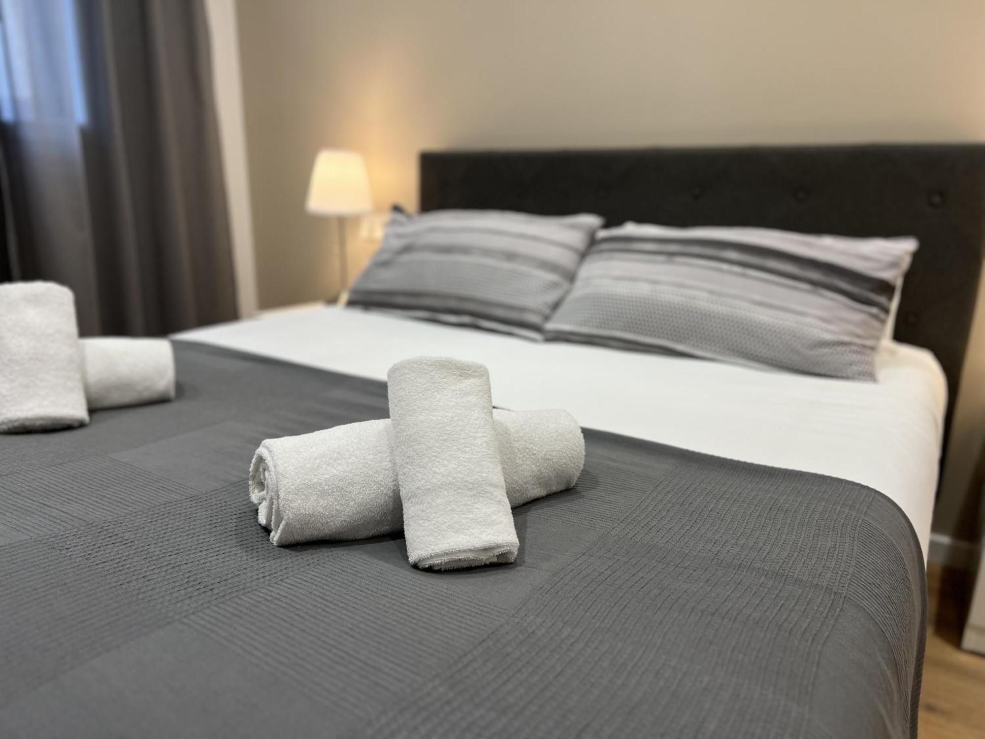 Apartamenticos Plaza Las Armas III Saragossa Zewnętrze zdjęcie